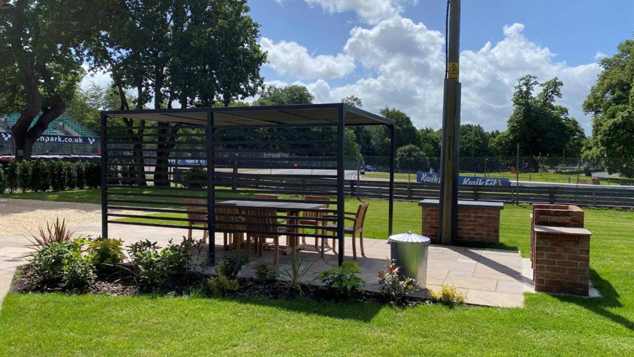 Oulton Park Lodge Little Budworth Exterior photo